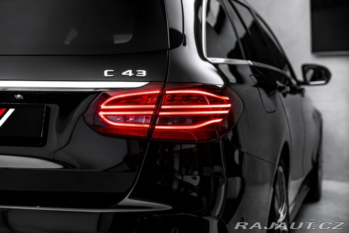 Mercedes-Benz C 4M Pano Burmester 360 2020