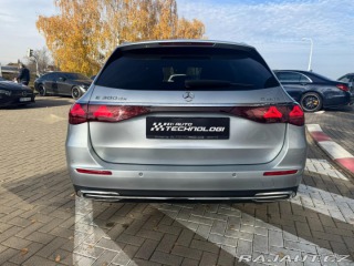 Mercedes-Benz E E 300 de 4MATIC kombi 2024