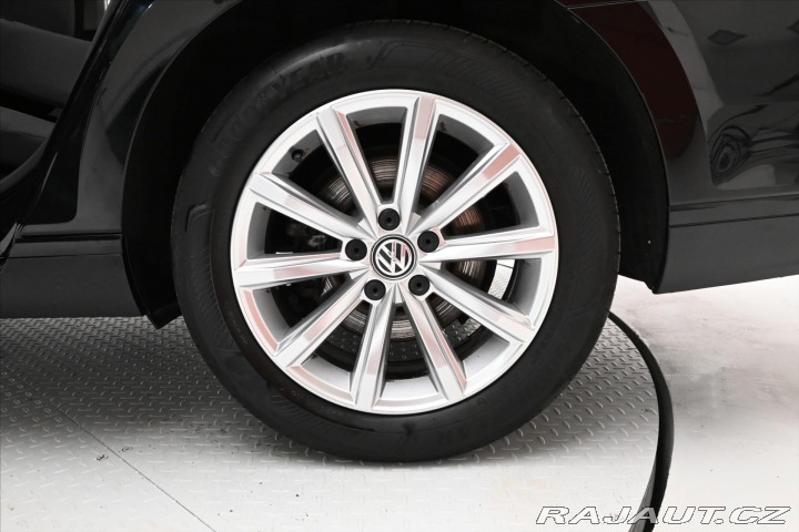 Volkswagen Passat 2,0 TDI 110 kW DSG Busine 2020