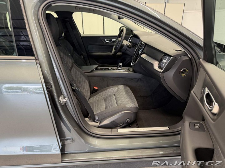 Volvo V60 B4 2.0L 197+14 HP AT7 FWD 2026