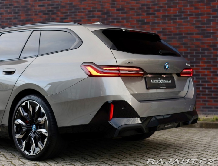 BMW 5 Touring 550e xDrive M S 2025