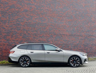 BMW 5 Touring 550e xDrive M S 2025