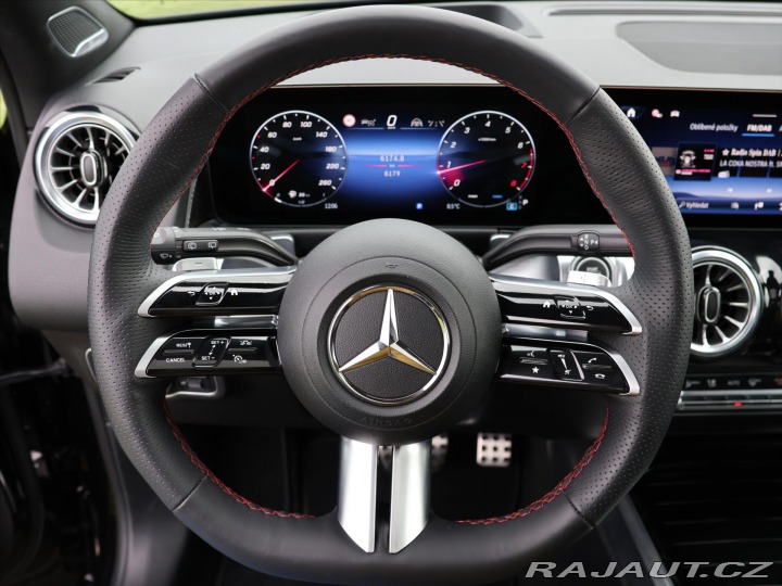 Mercedes-Benz GLB 2,0 220 4MATIC AMG Premiu 2025