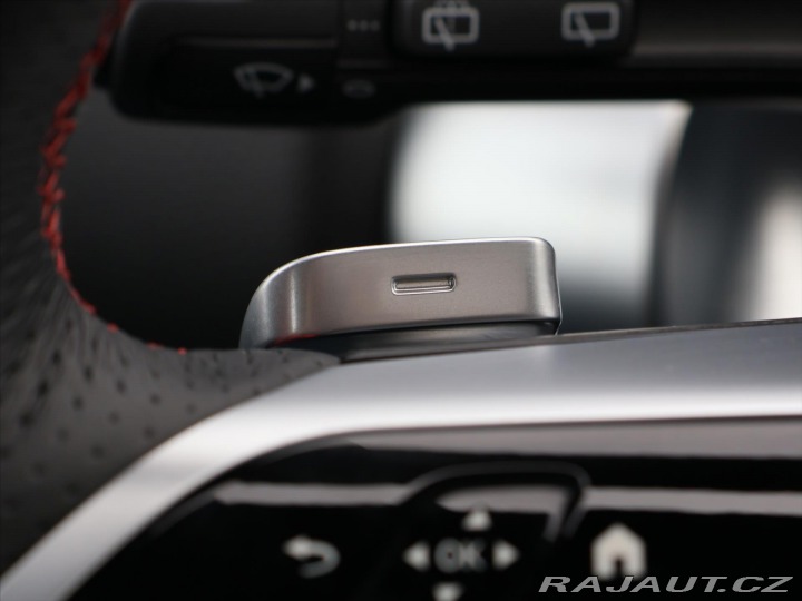 Mercedes-Benz GLB 2,0 220 4MATIC AMG Premiu 2025