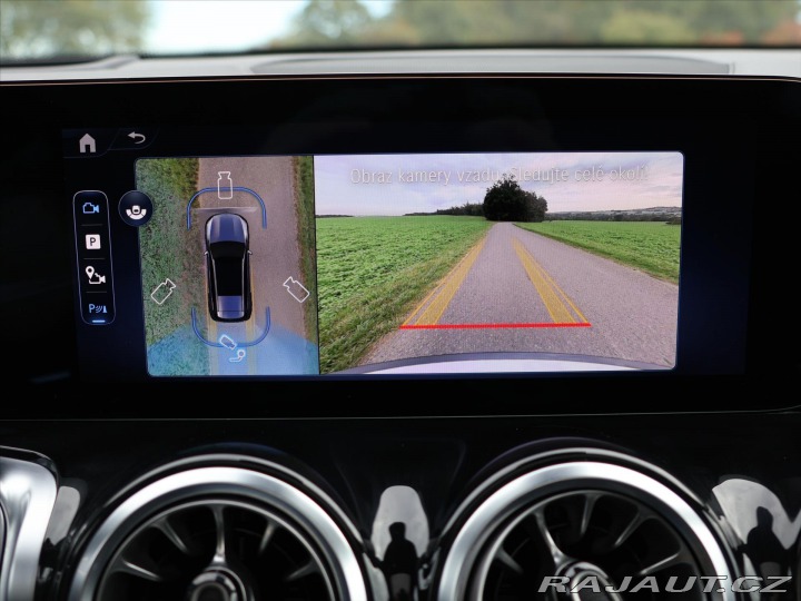 Mercedes-Benz GLB 2,0 220 4MATIC AMG Premiu 2025