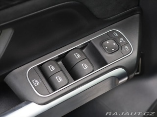 Mercedes-Benz GLB 2,0 220 4MATIC AMG Premiu 2025