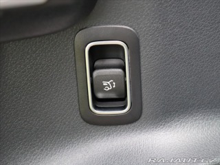 Mercedes-Benz GLB 2,0 220 4MATIC AMG Premiu 2025