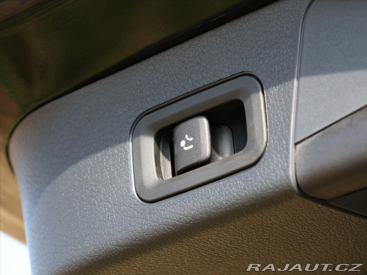 Mercedes-Benz GLB 2,0 200d 4Matic AMG Panor 2025