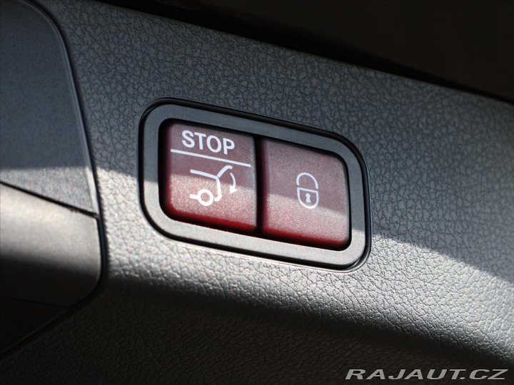 Mercedes-Benz GLB 2,0 200d 4Matic AMG Panor 2025