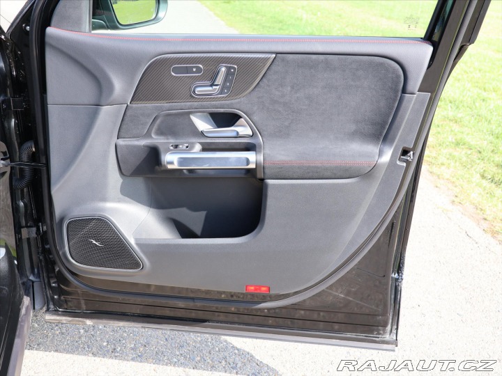 Mercedes-Benz GLB 2,0 200d 4Matic AMG Panor 2025