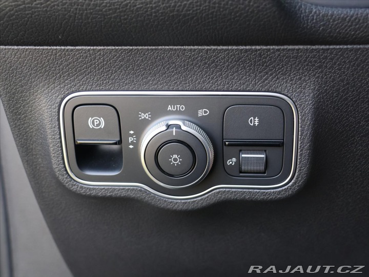 Mercedes-Benz GLB 2,0 200d 4Matic AMG Panor 2025