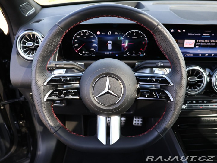 Mercedes-Benz GLB 2,0 200d 4Matic AMG Panor 2025