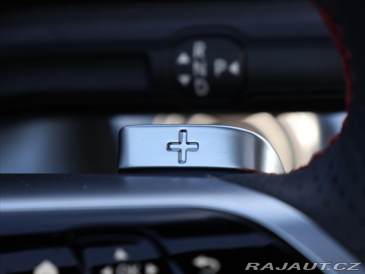 Mercedes-Benz GLB 2,0 200d 4Matic AMG Panor 2025