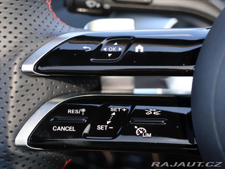 Mercedes-Benz GLB 2,0 200d 4Matic AMG Panor 2025