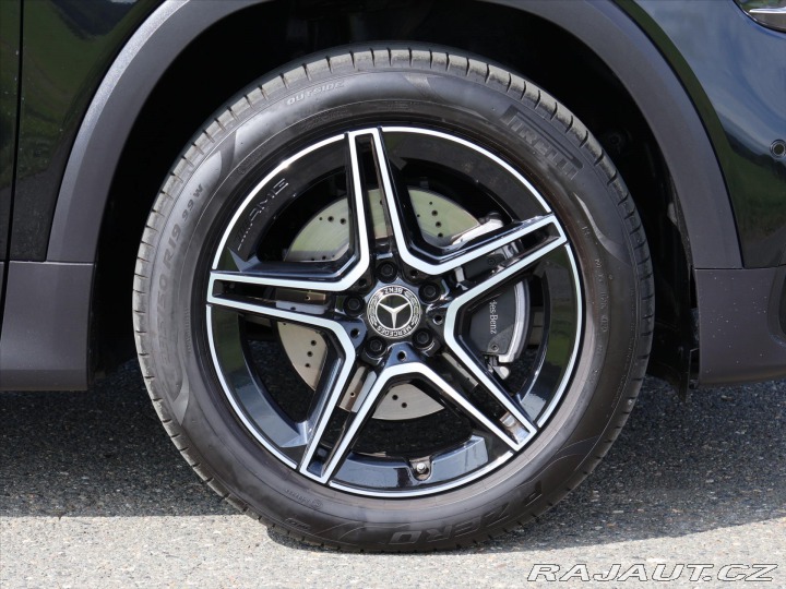 Mercedes-Benz GLB 2,0 200d 4Matic AMG Panor 2025