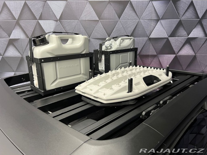 Porsche 911 992 DAKAR RALLY EDITION 2023