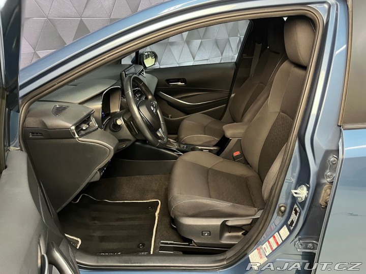 Toyota Corolla 2.0 HYBRID e-CVT COMFORT, 2021