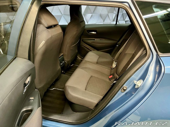 Toyota Corolla 2.0 HYBRID e-CVT COMFORT, 2021