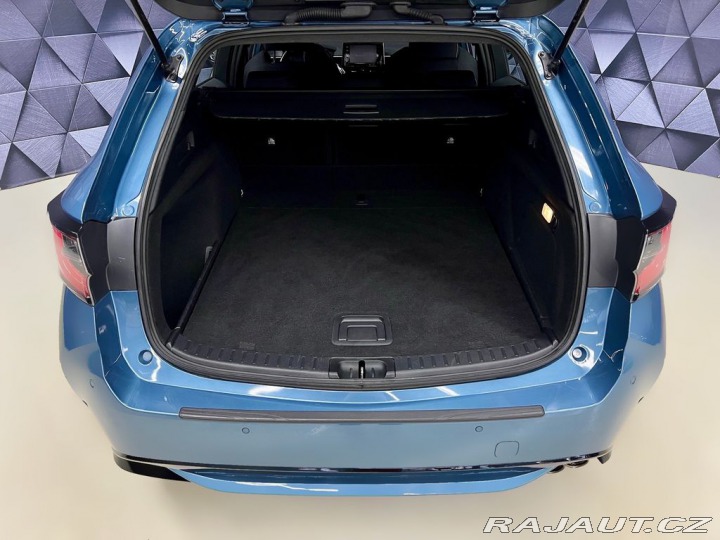 Toyota Corolla 2.0 HYBRID e-CVT COMFORT, 2021