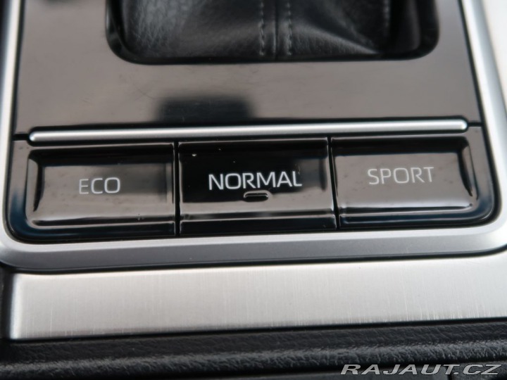 Toyota Land Cruiser 2.8D4-D,150kW,CZ,1Maj,4x4 2023