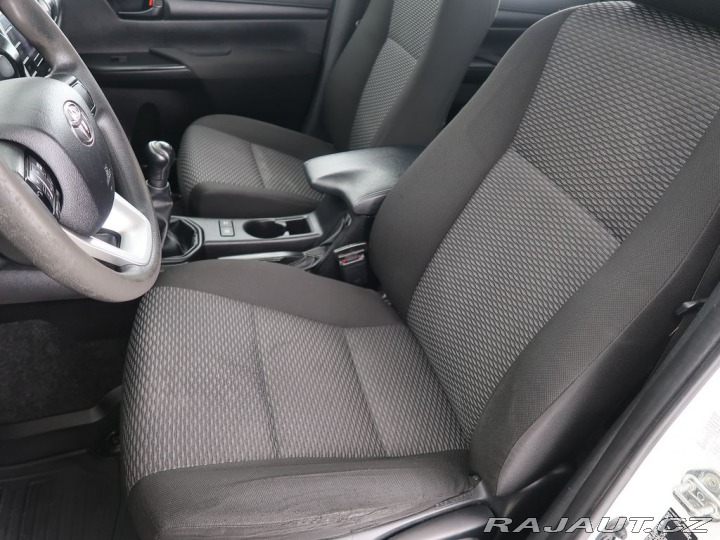 Toyota Hilux 2.4D-4D,110kW,Manuál,4x4 2020