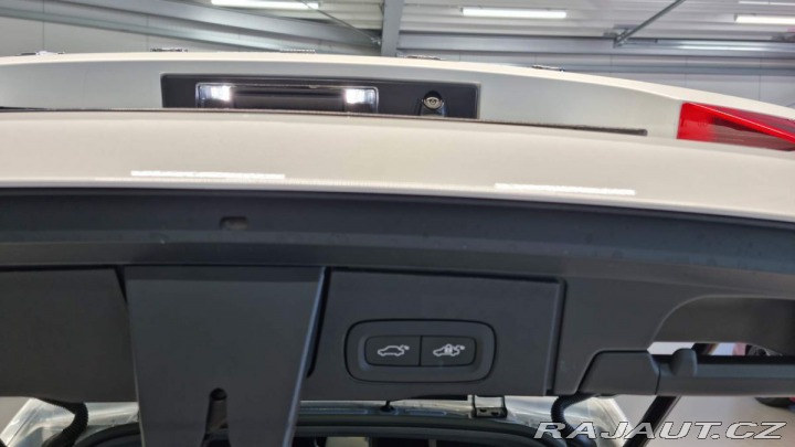 Volvo XC60 B5 2.0L 250+14 HP AT8 AWD 2025