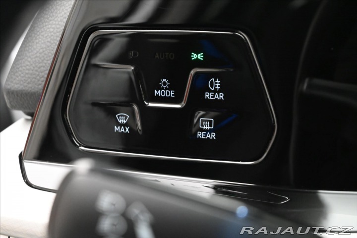 Volkswagen Golf 2,0 TDI 85kW Life DSG Zár 2022