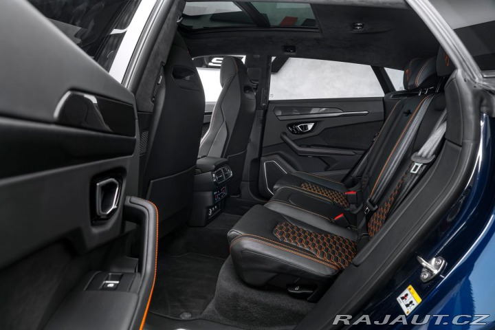 Lamborghini Urus 4.0 V8, pano, masáže, 360 1800