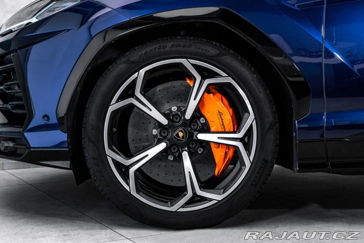 Lamborghini Urus 4.0 V8, pano, masáže, 360 1800