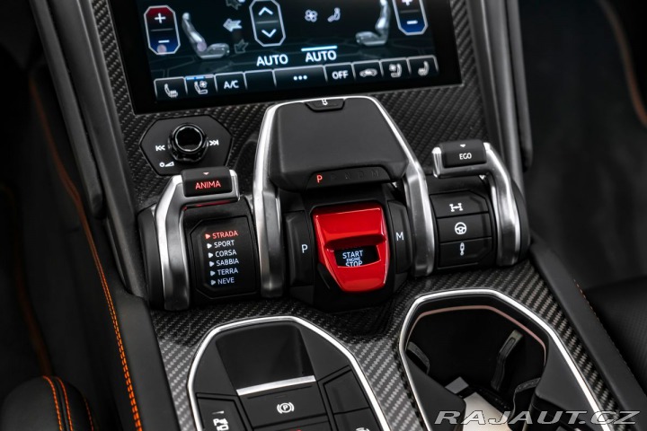 Lamborghini Urus 4.0 V8, pano, masáže, 360 2022