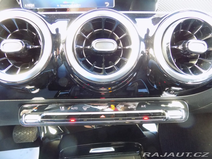 Mercedes-Benz CLA 200d/Full-Led/1.majitel/ 2019