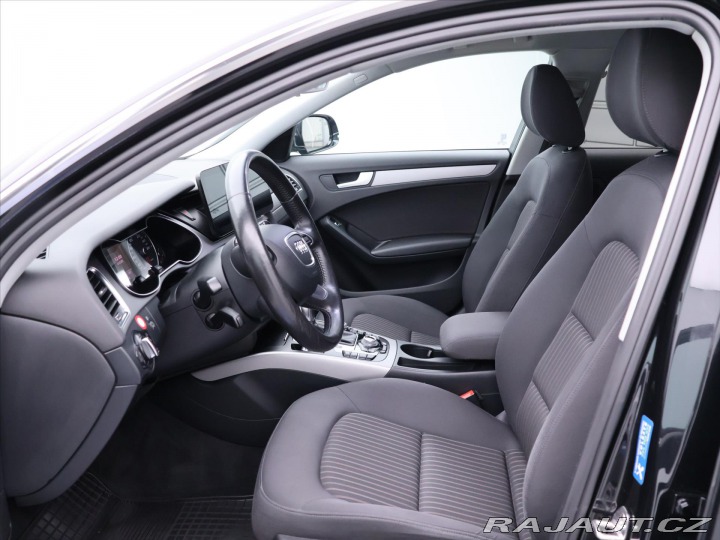 Audi A4 2,0 TDI 105kW Aut. Navi K 2012