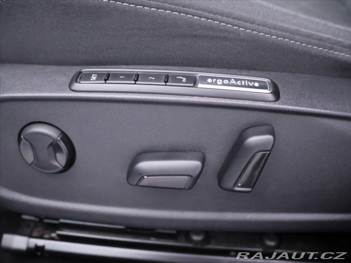 Volkswagen Golf 2,0 TDI 110kW DSG Style D 2021