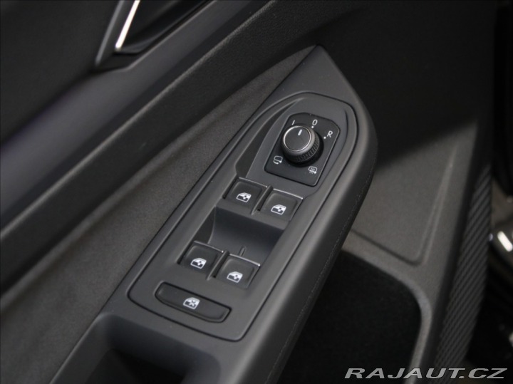 Volkswagen Golf 1,5 TSi 110kW Style Paměť 2023