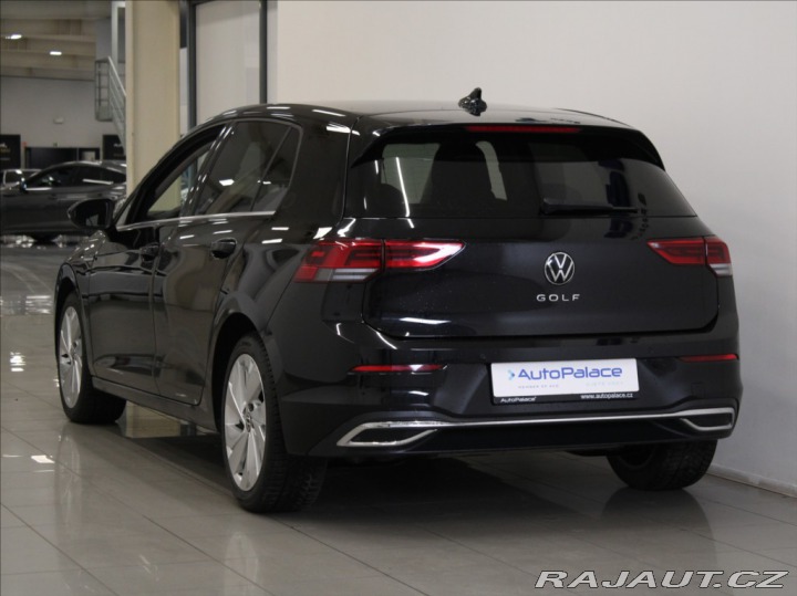 Volkswagen Golf 1,5 TSi 110kW Style Paměť 2023