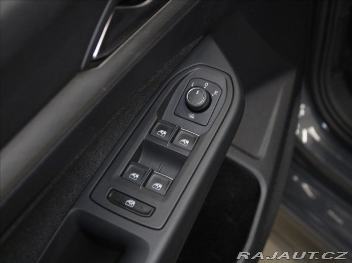 Volkswagen Golf 1,0 TSi 81kW Life 40tkm. 2022