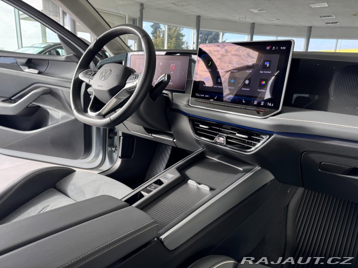 Volkswagen Passat 1,5 eTSI DSG*Masáž*REZERV 2024