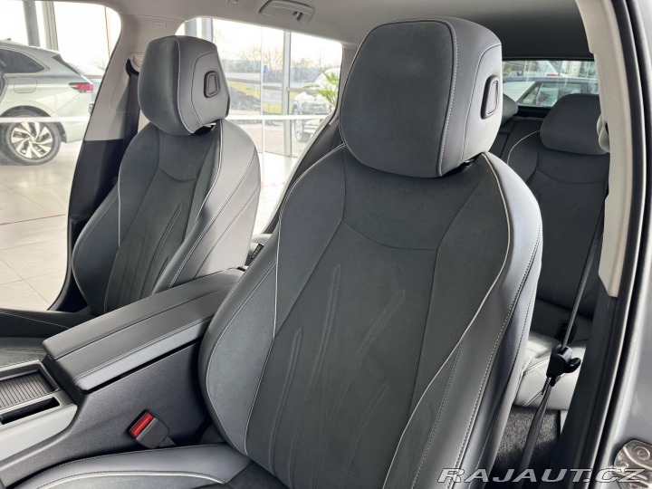 Volkswagen Passat 1,5 eTSI DSG*Masáž*REZERV 2024