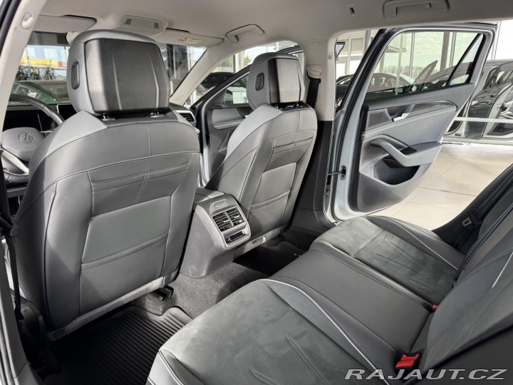 Volkswagen Passat 1,5 eTSI DSG*Masáž*REZERV 2024