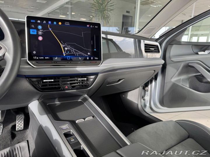 Volkswagen Passat 1,5 eTSI DSG*Masáž*REZERV 2024