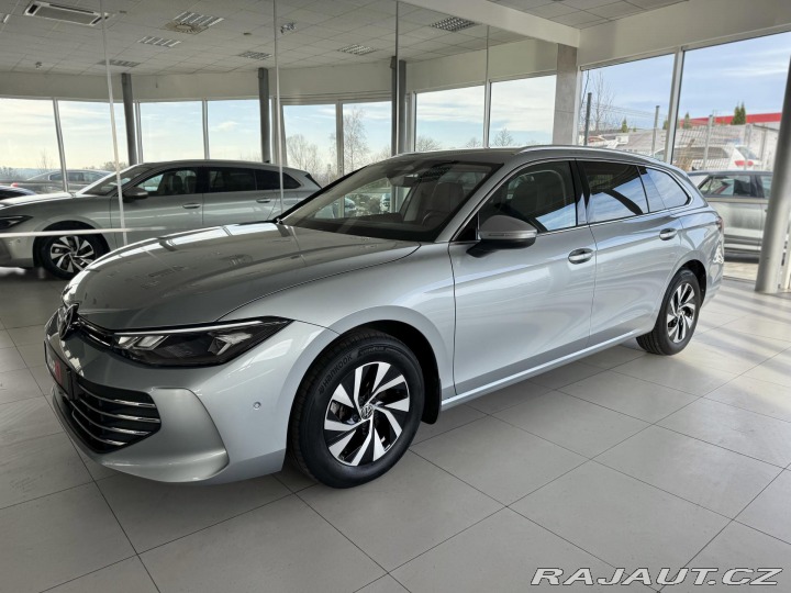 Volkswagen Passat 1,5 eTSI DSG*Masáž*Webast 2024