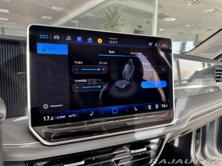 Volkswagen Passat 1,5 eTSI DSG*Masáž*Webast 2024