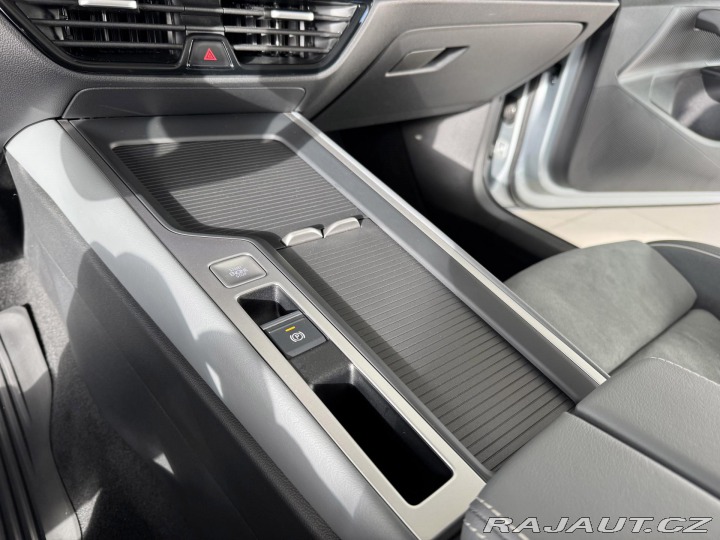 Volkswagen Passat 1,5 eTSI DSG*Masáž*REZERV 2024