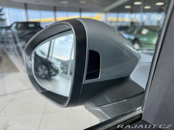 Volkswagen Passat 1,5 eTSI DSG*Masáž*REZERV 2024