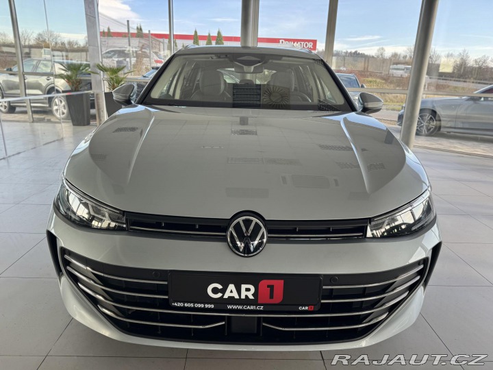 Volkswagen Passat 1,5 eTSI DSG*Masáž*REZERV 2024
