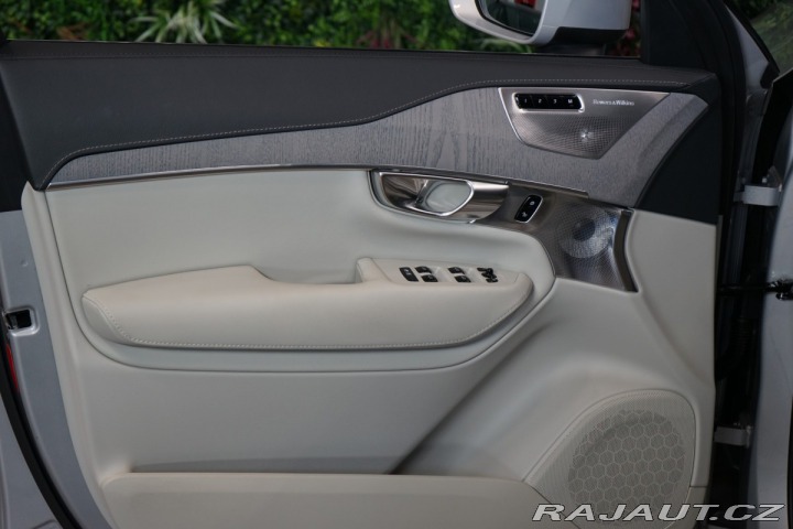 Volvo XC90 T8*RECHARGE*PANO*360*VZDU 2024