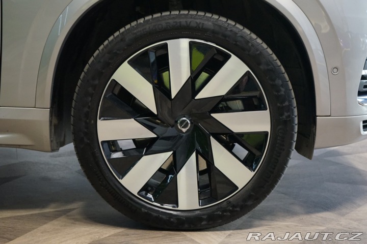 Volvo XC90 T8*RECHARGE*PANO*360*VZDU 2024