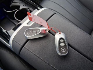 Mercedes-Benz EQE 300 Připravujeme 2025