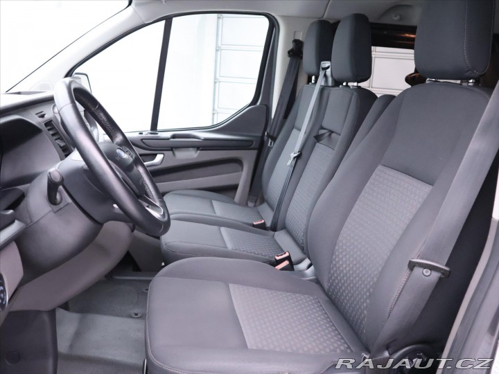 Ford Transit Custom 2,0 TDCI Aut. L2 6-Míst D 2019