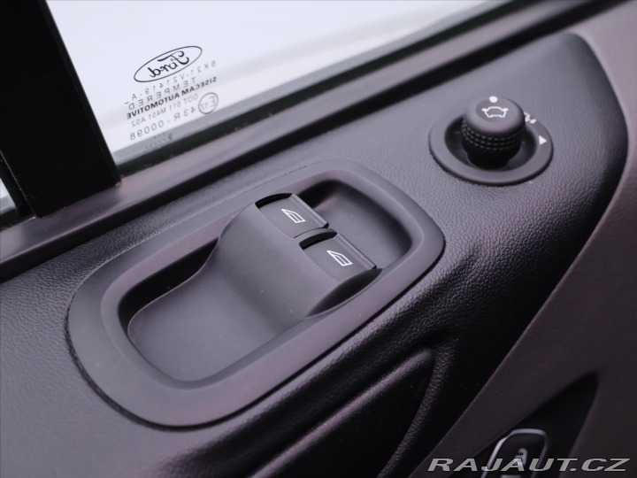 Ford Transit Custom 2,0 TDCI Aut. L2 6-Míst D 2019